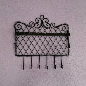 Jewelry hanger